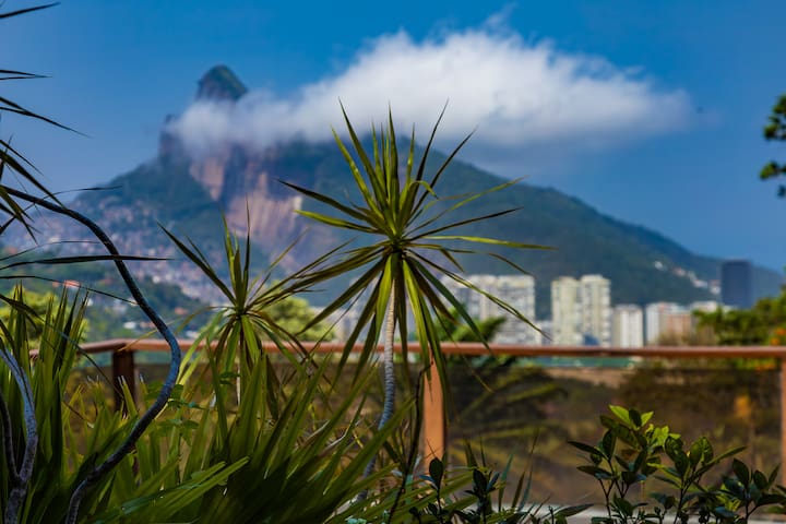 5 Br Ocean and Mountain View Villa in Heart of Rio gallery image 2