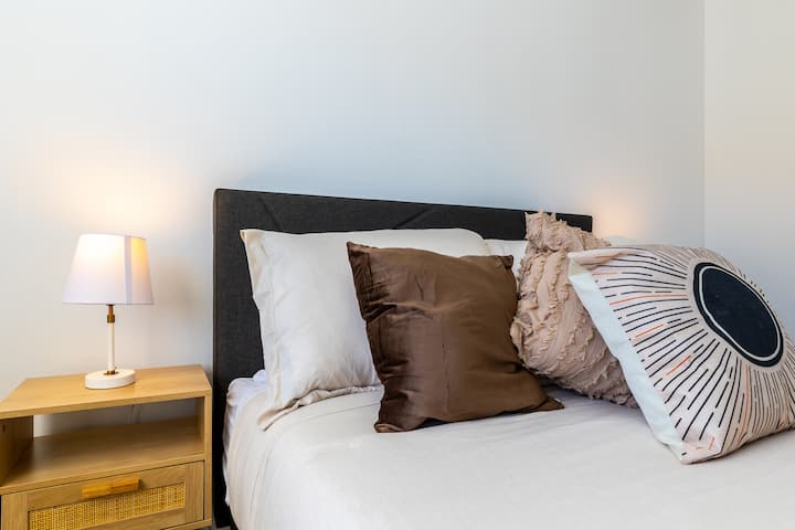 ¿Con cuántas almohadas duermes? Los protegemos en todas las formas y tamaños.