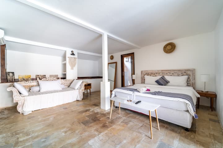 Karibu kwenye chumba kikuu cha kulala!