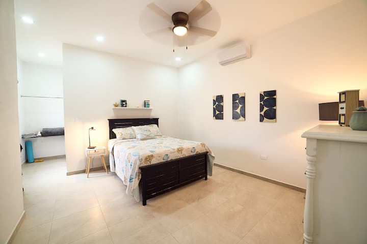 Მთავარი საძინებელი სააბაზანოთი 