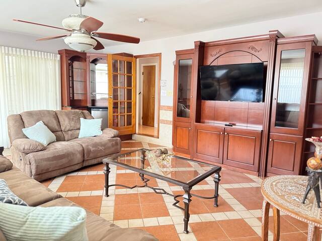 Huge 4BR/2Bath/Free Parking/NYC/ EWR/ MetLife