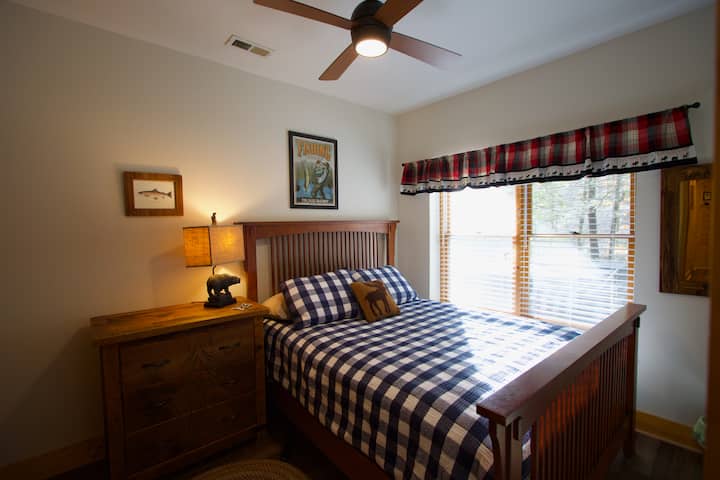 Meadowlark Cabin at Leatherwood Mountains