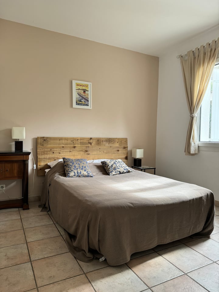 Dhoma e gjumit 2 / Chambre 2