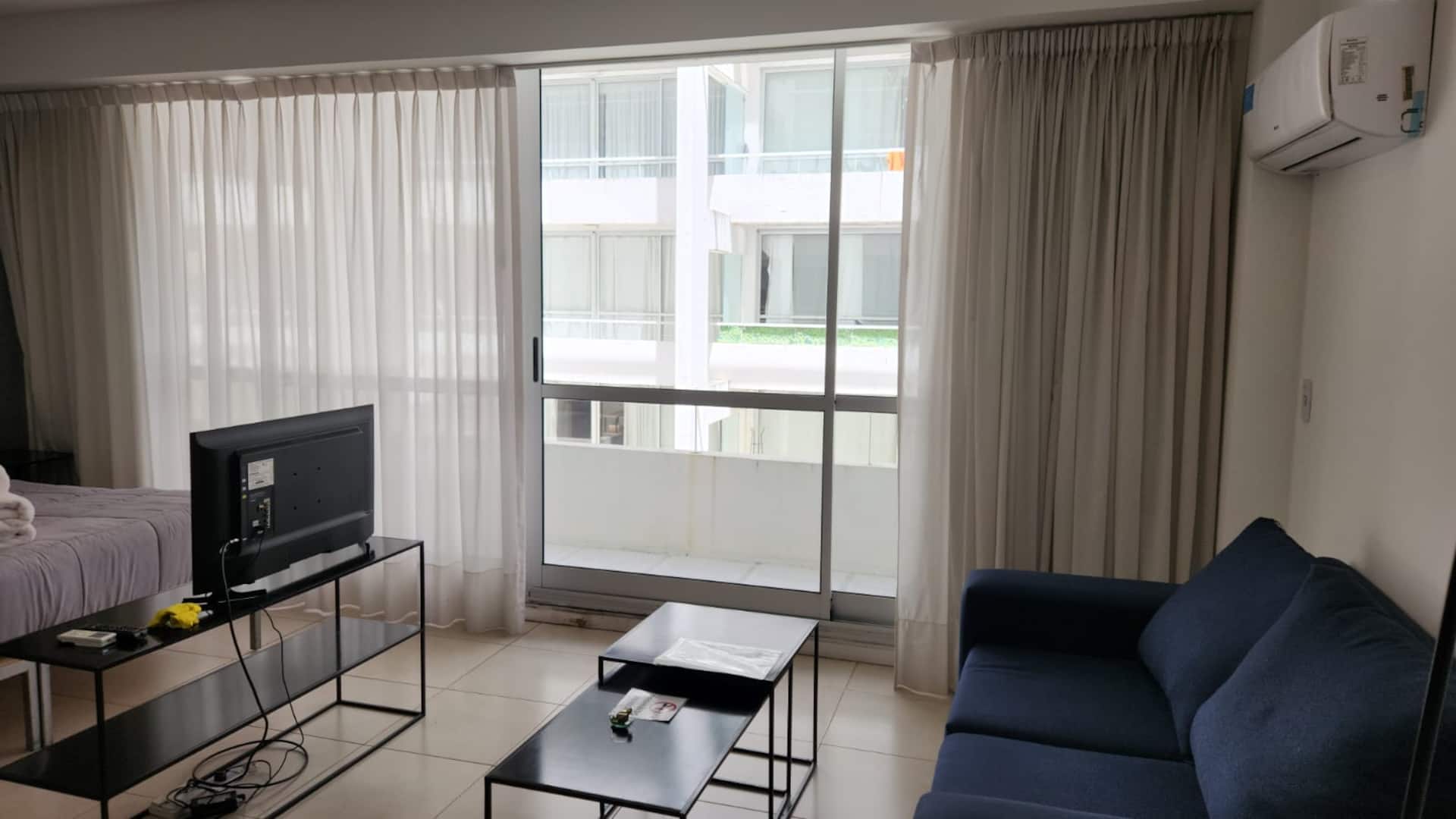 Studio with Balcony in San Telmo. B05