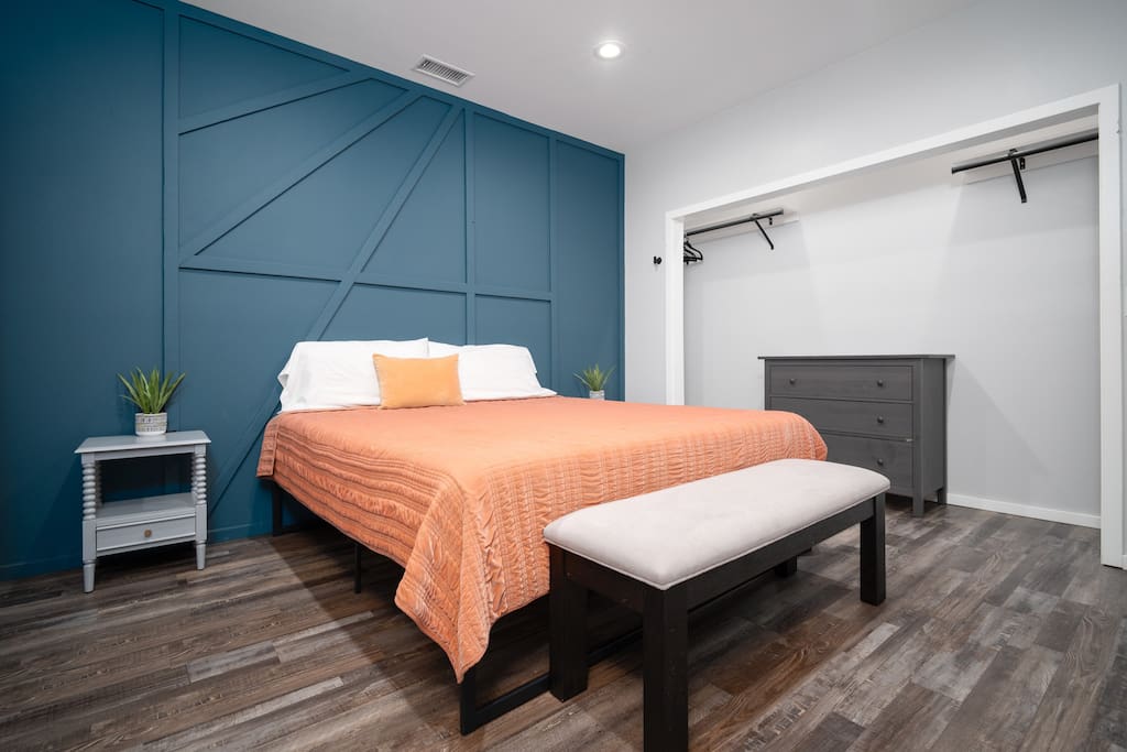 Airbnb 2-King size beds 
New private home