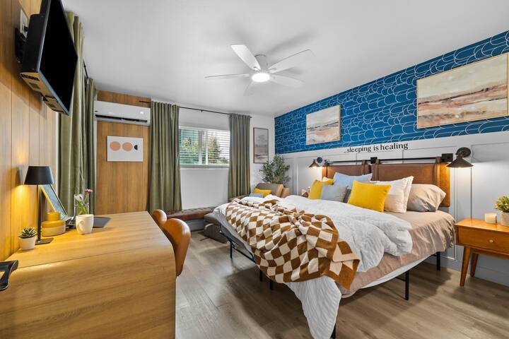 Cozy Family: KING BED• sleep 12• CRIB• bunkhouse gallery image 5