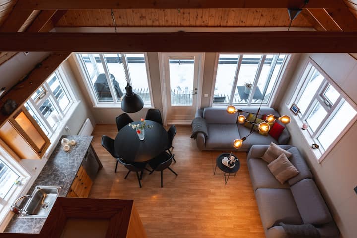 Cosy Cottage W/hot Tub And Views - Islande