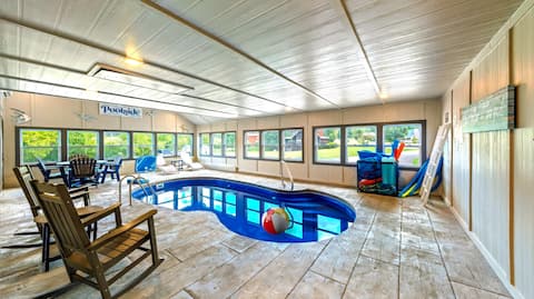 Sleeps 16! Private Pool, Arcade, Theater & Firepit