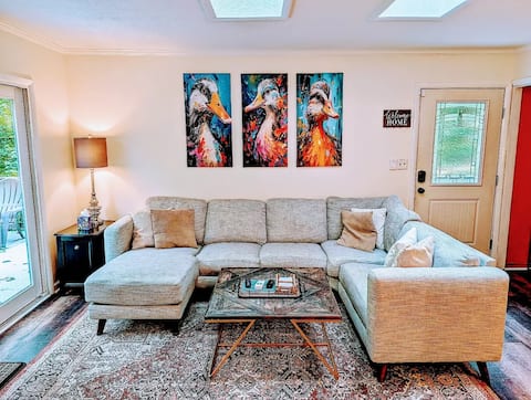 Beach, Arcade, Hot Tub, Golf, Pub: The Lucky Duck!