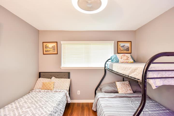 有两种类型的床：一张双层床和一张单人床。 最多可入住4人。