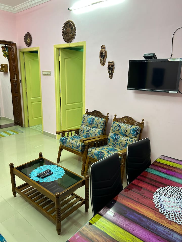 Yogi’s Home Stay-lovely&cozy Family Accommodation - Karaikudi