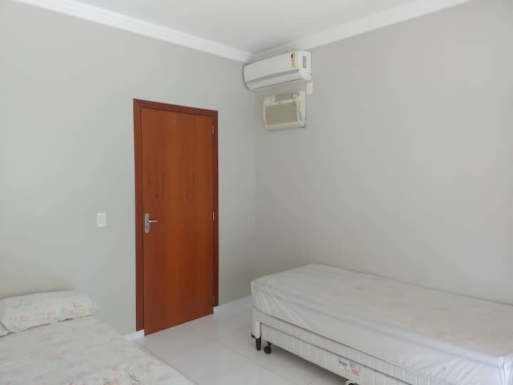 საძინებელი 4