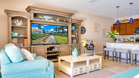 Top Airbnb: Ocean Dream Villa with Pool @ Solterra Resort in Loughman