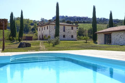 Rural Umbria | Panoramic villa with private pool
