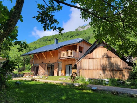 Comfortable cottage for 4 people, in the mountains, lake view