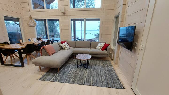 Private Lake Cabin + Sauna & Pier - Hartola