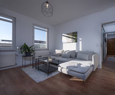 Leistungsstarkes Airbnb: Modern Design Apartment Leipzig| Balcony & Comfort in Zentrum Südost