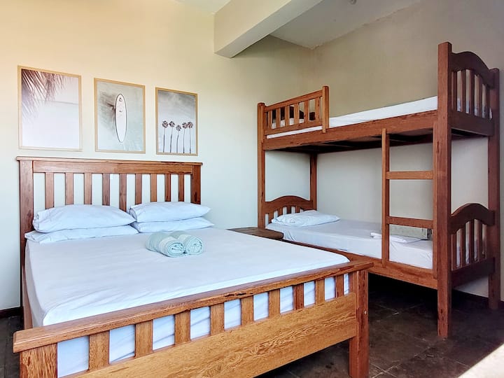 ห้องนอนชั้นล่าง