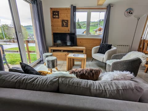 Successful Airbnb property: "Mountain Dream" spacious 3 bedrooms, ski-in/out in Bernex