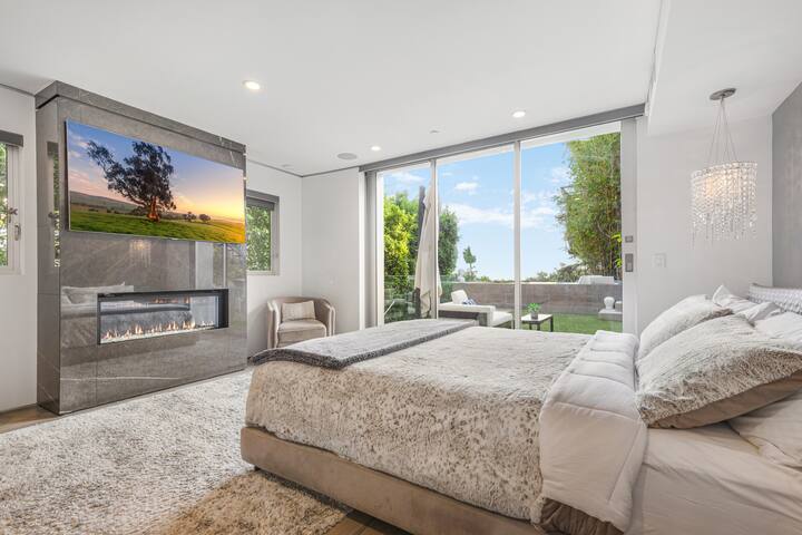 Unique Sunset Heights Dreamy Getaway