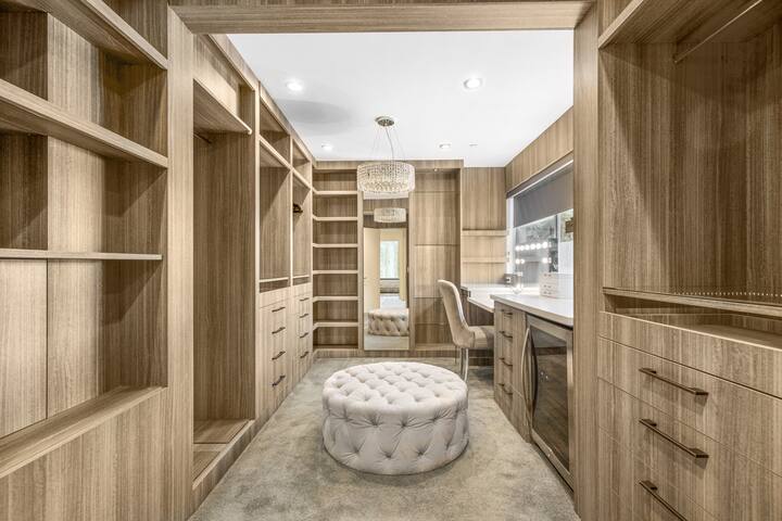 Unique Sunset Heights Dreamy Getaway gallery image 2