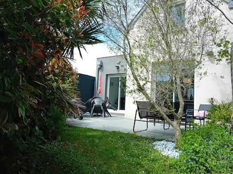 House 700 m from the beach, an exceptional view