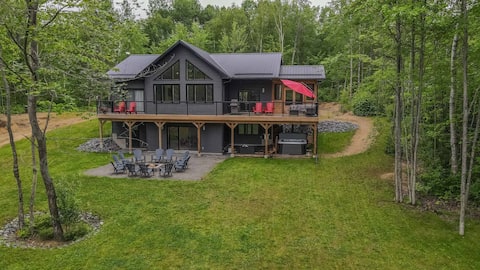 HOT TUB w/ Volleyball, Screen porch, Games Rm