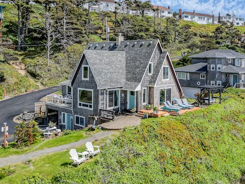 Warm & Cozy Beachfront Retreat, with covered deck!