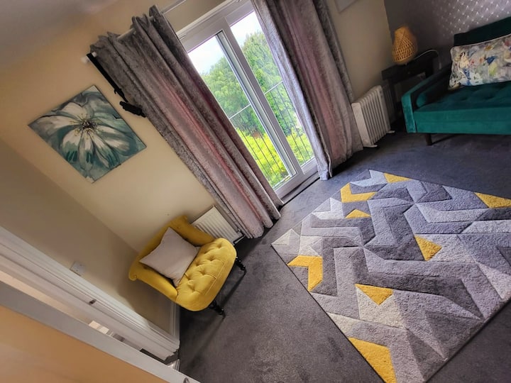 Stylish Loft Apartment W/ Free Parking & Fast Wifi - Harborne - Birmingham 