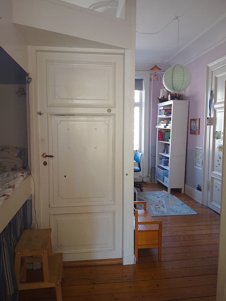 Jednolôžko (90 x 200) výška (95 cm)