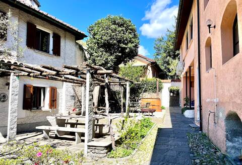 4 apartments with courtyard