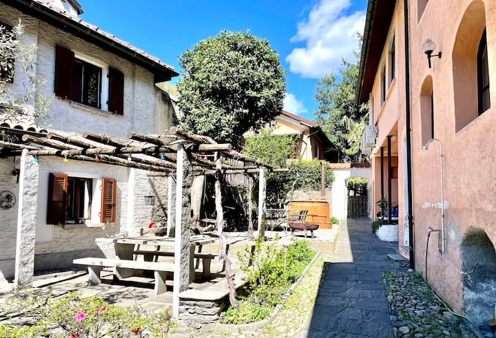 4 apartments with a patio