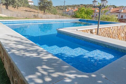 House with garden and private pool