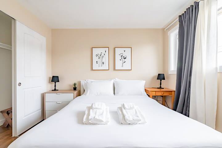 Spacious 6BR Retreat | Game Room + Backyard Fun gallery image 2