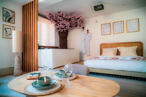 Romantic night - Jacuzzi/Cinema - Japandi design