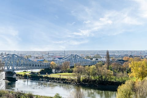 Rouen, View of the Seine & Parking « Tokyo »