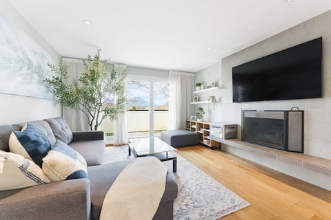 Mountain View, King Bed, & Minutes from Downtown