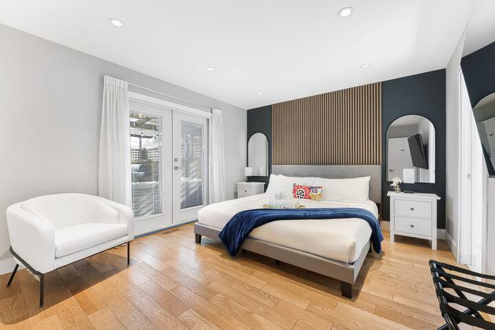 Mountain View, King Bed, & Minutes from Downtown gallery image 3