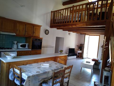 Fully-equipped farmhouse with beautiful terrace