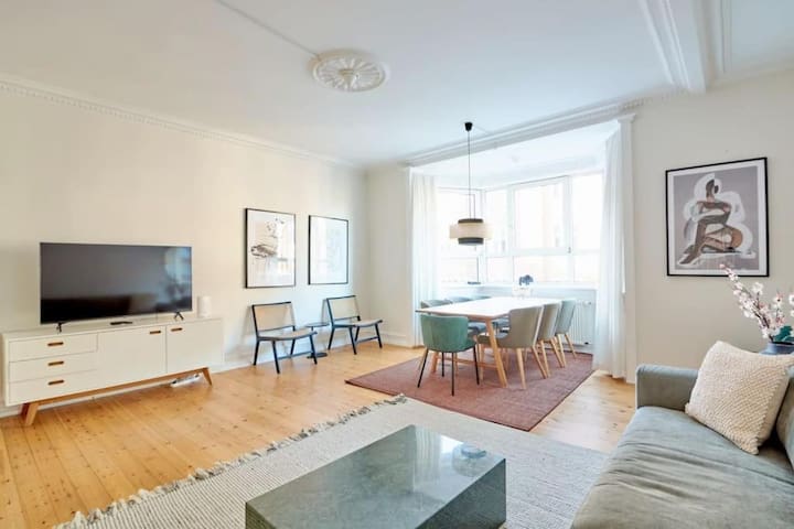 Perfect 3BR XL Apartment for Friends & Families