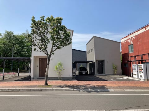 Shichi Kiyomizu Station "Lodging" Plush Class in front of JR 10 December 2022 Simple lodging in fron