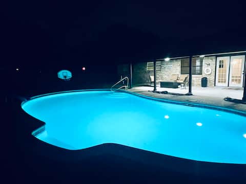 Private Pool + Game Room | Sleeps 10 | 4+ Parking