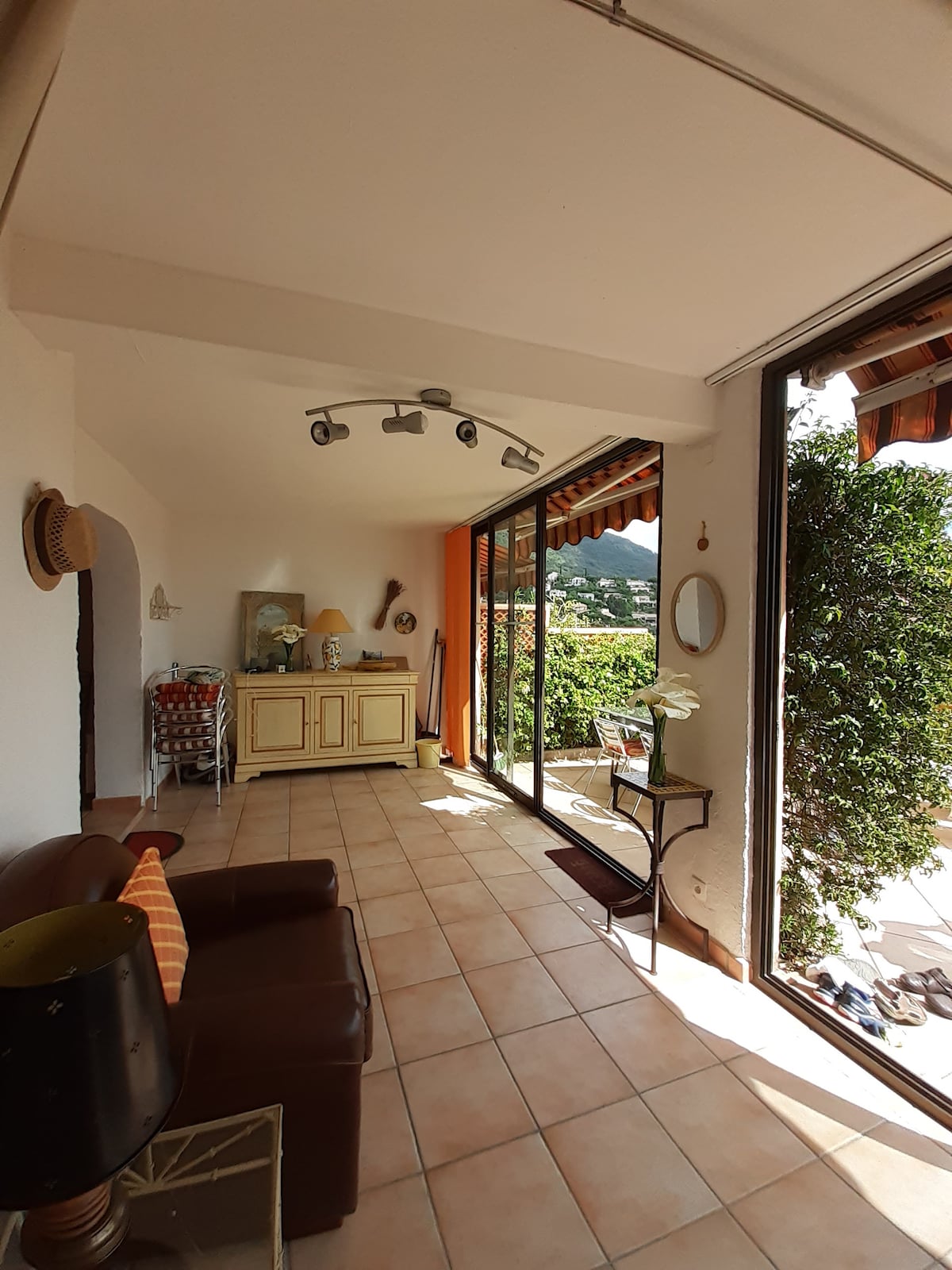 Дневна соба