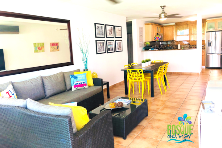 Modern + Breezy Beach Unit For Families & Couples - Porto Rico