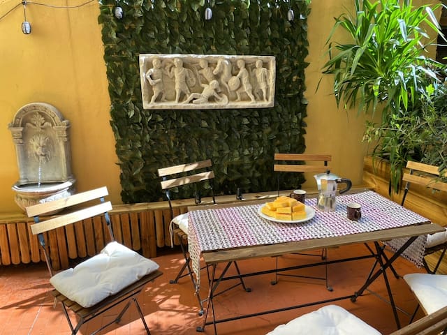 Casa Antica mit großer Privat-Terrasse in Rom