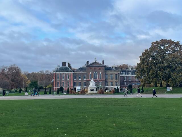 London Gardens Two Bedroom Flat gallery image 5