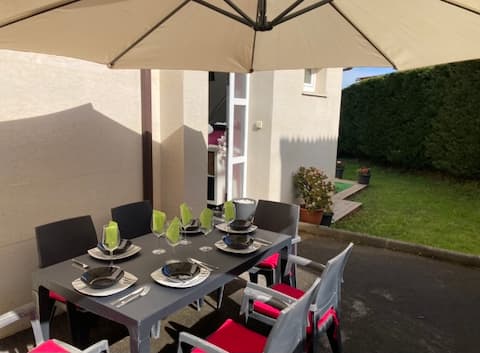 Garden and private pool in the center of Cantabria