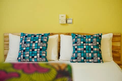 Comfortable room + Wi-Fi in the heart of Ouidah