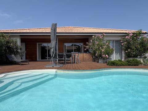Villa in the heart of the bay_Heated pool and petanque