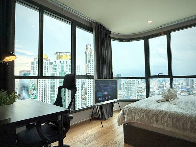 Downtown Luxury 2BR高层 /360° INFINITYPOOL@Chitlom gallery image 3